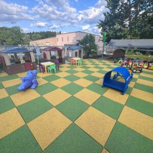 Max Playground Rubber Tile Daybright Colors 2.5 inch x 2x2 Ft. with Quad Blok